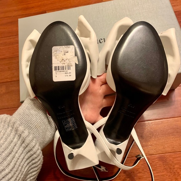 SOLD!! ❌ BALENCIAGA Square Heel with Bow - Picture 4 of 7